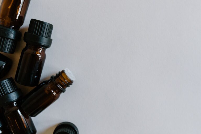 Comment l&rsquo;aromathérapie peut-elle contribuer à améliorer la santé avec les huiles essentielles ?